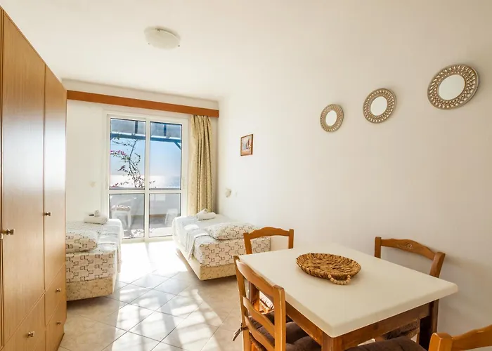 아파트호텔 Lefkos 3*